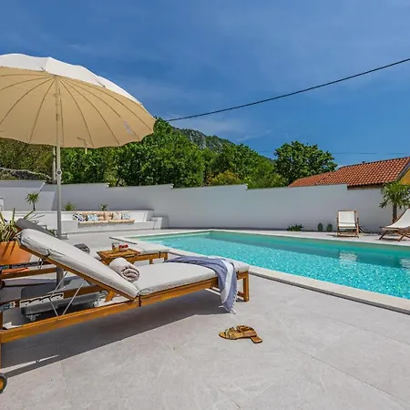 别墅 Noha 布里比尔