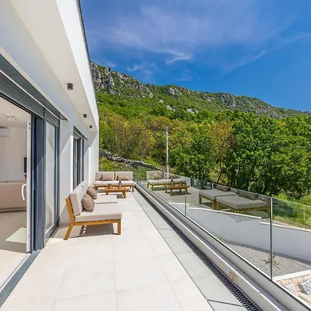 别墅 Noha 布里比尔